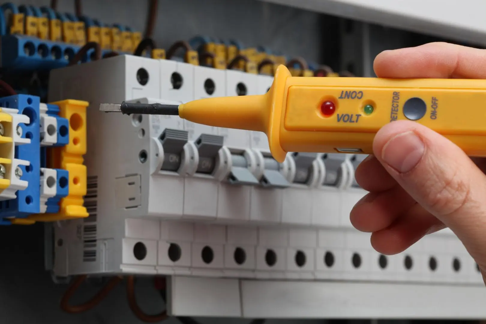 Étiquette énergie DPE montrant les différentes classes de A à G avec des flèches colorées